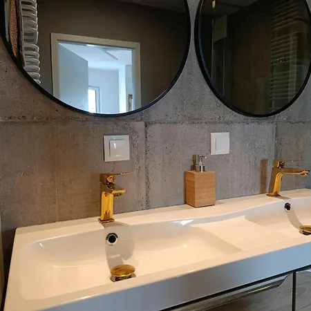 Bliska Wola Towers 2 Bedrooms * Varşova