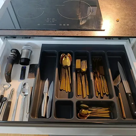 Bliska Wola Towers 2 Bedrooms Apartmán