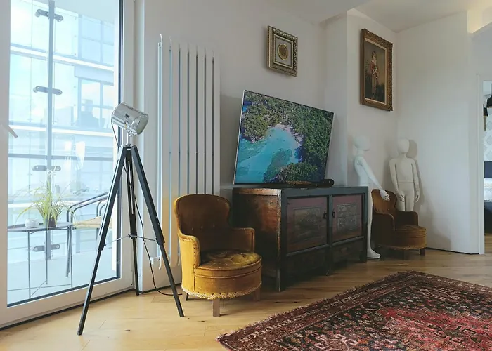 Bliska Wola Towers 2 Bedrooms شقة *