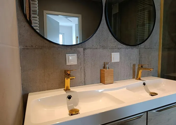 Bliska Wola Towers 2 Bedrooms * وارسو