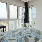Bliska Wola Towers 2 Bedrooms Warschau